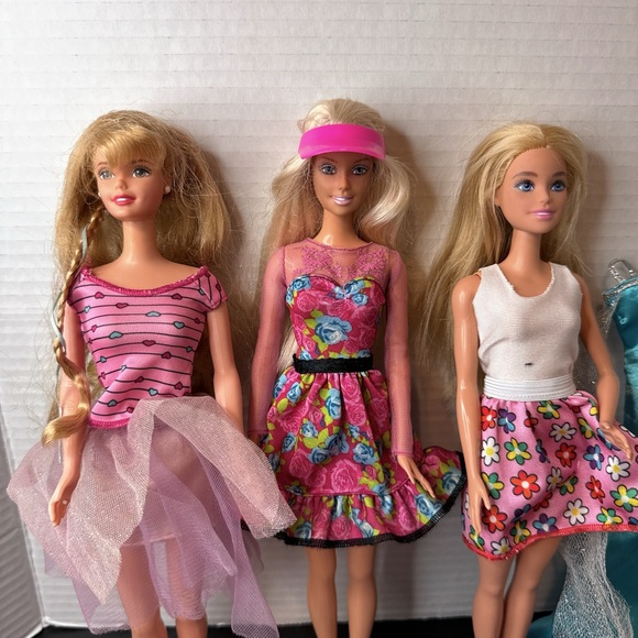 Barbie lot - Picture 2 of 5